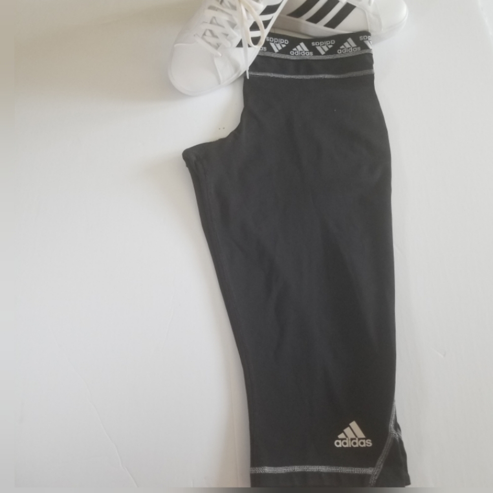 Adidas yoga capris